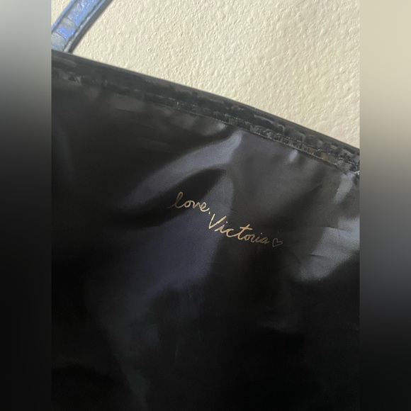 Victoria’s Secret Large Black Tote with clear panel and animal print pouch Black - Picture 9 of 9